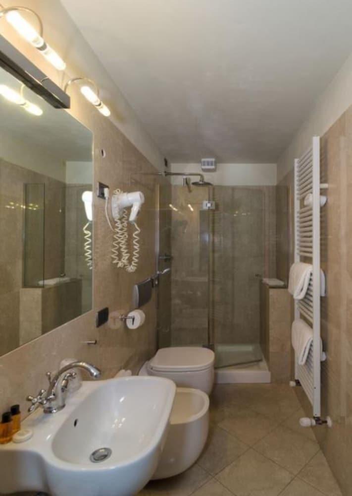 Hotel Novecento Pisa Esterno foto
